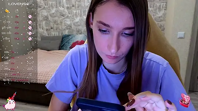 Snapshot of beril_kiss- chatting on 11/26/25, 07:37 beril kiss- online show from 11/26/25, 07:37