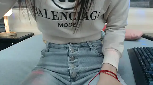 Snapshot of nahomibecker chatting on 02/01/25, 12:05 nahomibecker online show from 02/01/25, 12:05