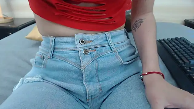 Snapshot of nahomibecker chatting on 03/13/25, 06:01 nahomibecker online show from 03/13/25, 06:01