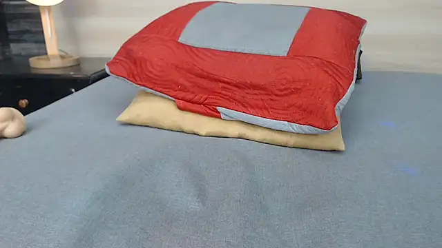 Snapshot of nahomibecker chatting on 03/15/25, 03:06 nahomibecker online show from 03/15/25, 03:06