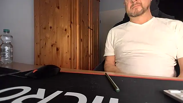 Snapshot of Tom_PP_cgn chatting on 11/07/25, 05:07 Tom PP cgn online show from 11/07/25, 05:07