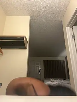 Snapshot of miamiworld chatting on 11/04/25, 10:36 miamiworld online show from 11/04/25, 10:36