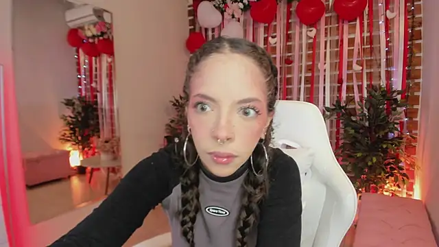 Sapphire Venuss online show from 02/14/26, 01:46