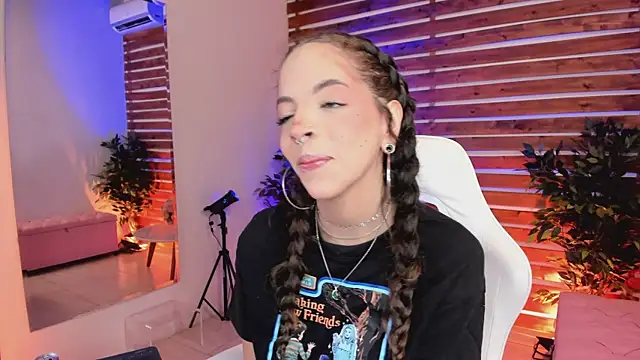 Sapphire Venuss online show from 03/07/26, 12:18