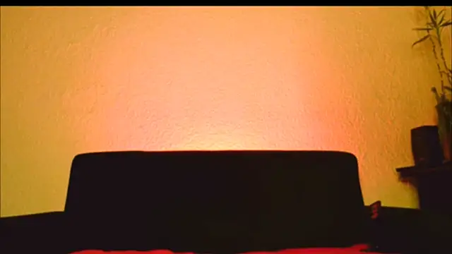 Snapshot of miabeautyxx chatting on 03/01/25, 11:06 miabeautyxx online show from 03/01/25, 11:06