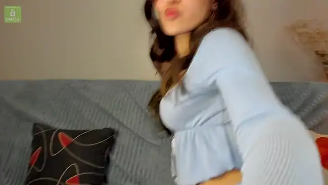 Snapshot of erika_hoiree chatting on 12/06/24, 03:19 erika hoiree online show from 12/06/24, 03:19