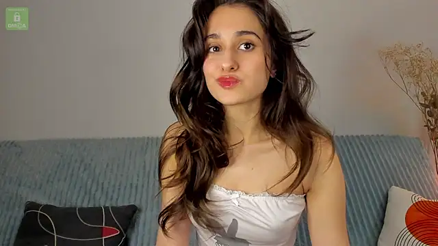 Snapshot of erika_hoiree chatting on 12/06/24, 10:30 erika hoiree online show from 12/06/24, 10:30