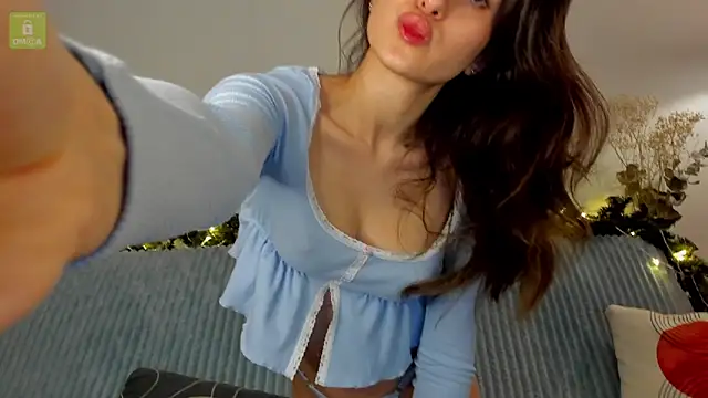 Snapshot of erika_hoiree chatting on 12/20/24, 11:58 erika hoiree online show from 12/20/24, 11:58