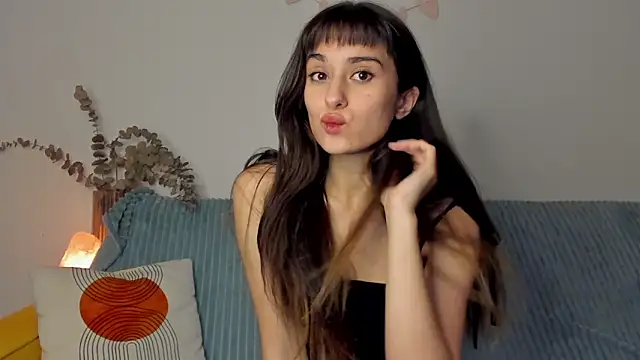 Snapshot of erika_hoiree chatting on 10/26/25, 05:02 erika hoiree online show from 10/26/25, 05:02