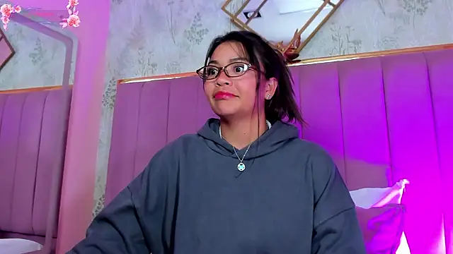 KimDevinne online show from 02/18/26, 02:51