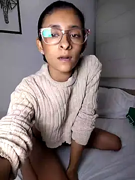 Snapshot of thedianakaro chatting on 01/07/25, 03:14 thedianakaro online show from 01/07/25, 03:14