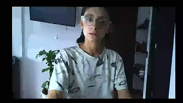 Snapshot of thedianakaro chatting on 03/09/25, 05:49 thedianakaro online show from 03/09/25, 05:49