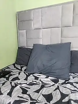 ThickPearlx23 online show from 11/28/25, 01:03