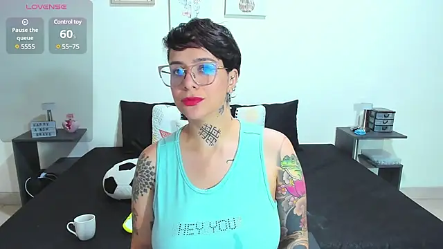 Snapshot of KatInk chatting on 02/11/25, 02:13 KatInk online show from 02/11/25, 02:13