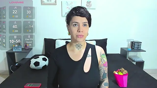 Snapshot of KatInk chatting on 02/12/25, 10:46 KatInk online show from 02/12/25, 10:46