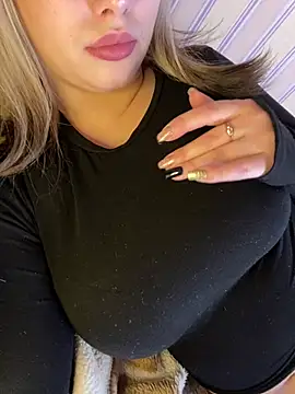 69Laura696 online show from 12/19/24, 12:01