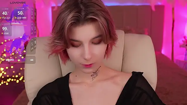 Snapshot of HaylaAmber chatting on 12/13/24, 08:26 HaylaAmber online show from 12/13/24, 08:26