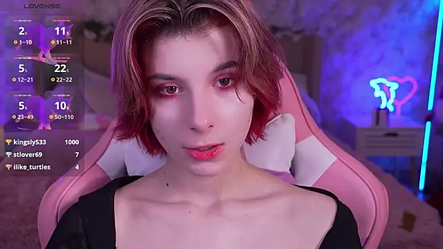 Snapshot of HaylaAmber chatting on 12/22/24, 11:20 HaylaAmber online show from 12/22/24, 11:20