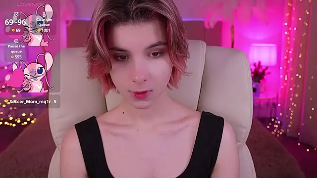 Snapshot of HaylaAmber chatting on 01/07/25, 10:54 HaylaAmber online show from 01/07/25, 10:54