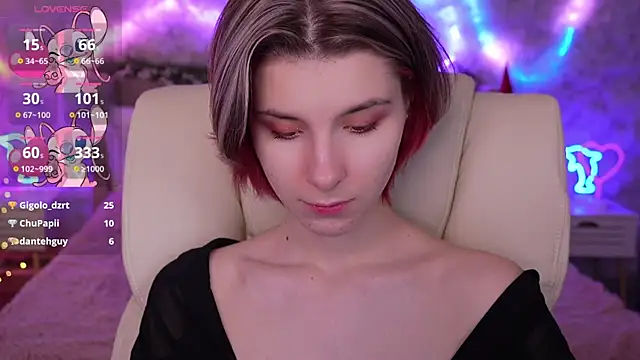 Snapshot of HaylaAmber chatting on 01/28/25, 02:43 HaylaAmber online show from 01/28/25, 02:43