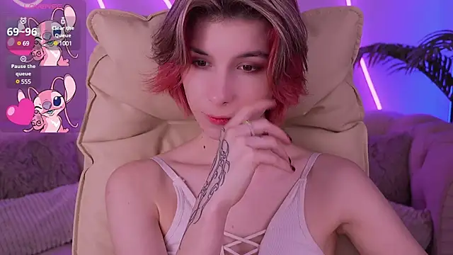 Snapshot of HaylaAmber chatting on 03/04/25, 11:11 HaylaAmber online show from 03/04/25, 11:11