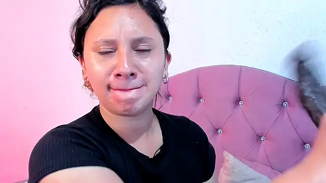 Snapshot of Mila_nixon02 chatting on 12/08/24, 01:03 Mila nixon02 online show from 12/08/24, 01:03