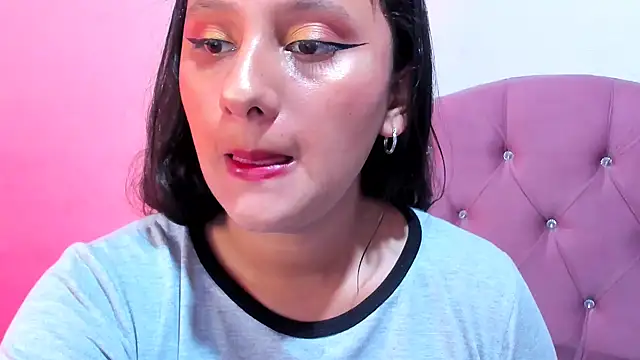 Snapshot of Mila_nixon02 chatting on 12/31/24, 03:34 Mila nixon02 online show from 12/31/24, 03:34