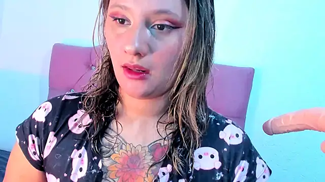 Snapshot of Mila_nixon02 chatting on 02/15/25, 02:55 Mila nixon02 online show from 02/15/25, 02:55