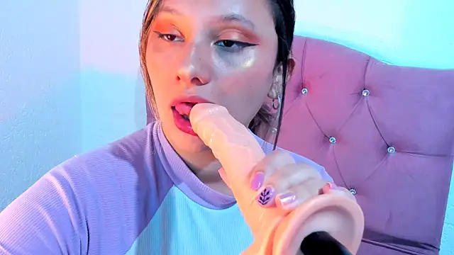 Snapshot of Mila_nixon02 chatting on 02/22/25, 04:40 Mila nixon02 online show from 02/22/25, 04:40