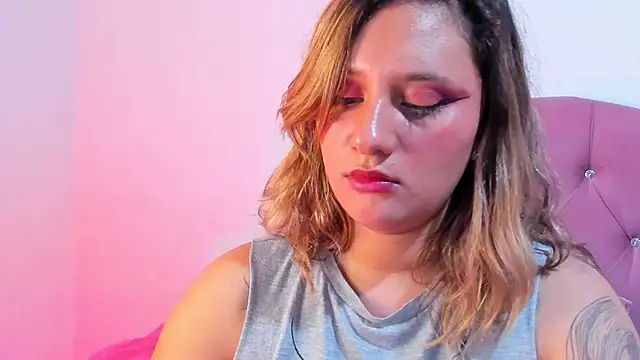 Snapshot of Mila_nixon02 chatting on 03/17/25, 04:01 Mila nixon02 online show from 03/17/25, 04:01