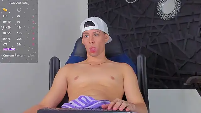 JadeSmiith  online show from 12/30/24, 11:06