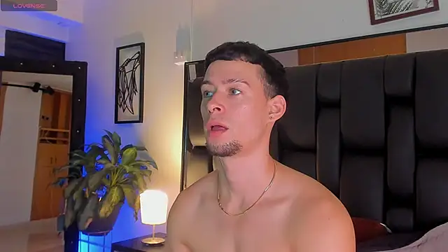 JadeSmiith  online show from 09/20/25, 10:22