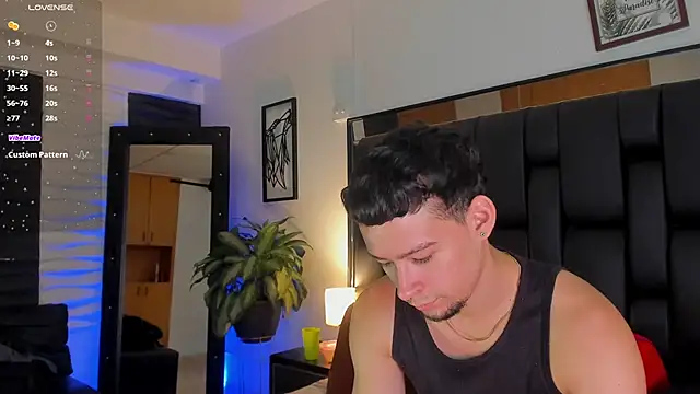 JadeSmiith  online show from 09/30/25, 10:04