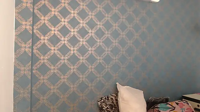 Snapshot of violeta_cute18 chatting on 02/02/25, 01:23 violeta cute18 online show from 02/02/25, 01:23