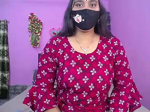 Snapshot of Hot_Maleka chatting on 10/28/25, 01:20 Hot Maleka online show from 10/28/25, 01:20