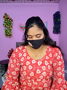 Snapshot of Hot_Maleka chatting on 11/05/25, 04:29 Hot Maleka online show from 11/05/25, 04:29