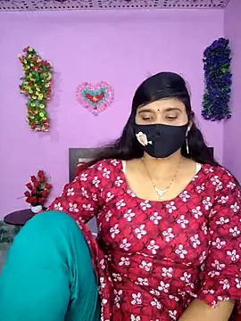 Snapshot of Hot_Maleka chatting on 11/08/25, 03:56 Hot Maleka online show from 11/08/25, 03:56