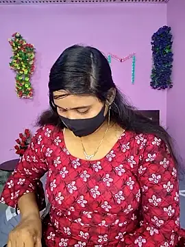 Snapshot of Hot_Maleka chatting on 11/10/25, 03:11 Hot Maleka online show from 11/10/25, 03:11