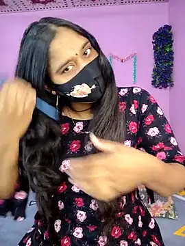 Snapshot of Hot_Maleka chatting on 11/25/25, 01:27 Hot Maleka online show from 11/25/25, 01:27