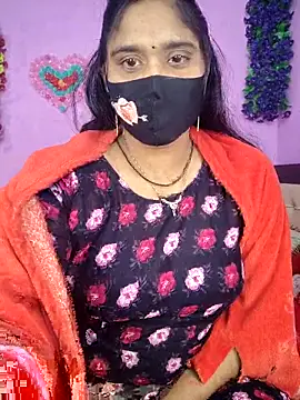 Snapshot of Hot_Maleka chatting on 11/29/25, 03:59 Hot Maleka online show from 11/29/25, 03:59