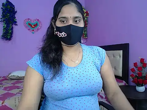 Snapshot of Hot_Maleka chatting on 03/07/26, 04:37 Hot Maleka online show from 03/07/26, 04:37
