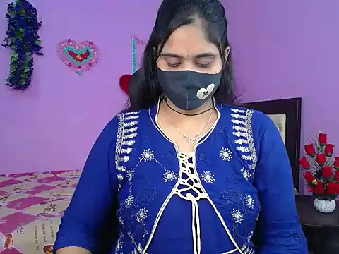 Snapshot of Hot_Maleka chatting on 03/10/26, 04:34 Hot Maleka online show from 03/10/26, 04:34