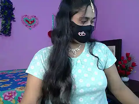Snapshot of Hot_Maleka chatting on 03/19/26, 05:28 Hot Maleka online show from 03/19/26, 05:28