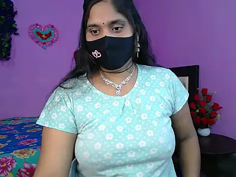Snapshot of Hot_Maleka chatting on 03/24/26, 04:45 Hot Maleka online show from 03/24/26, 04:45