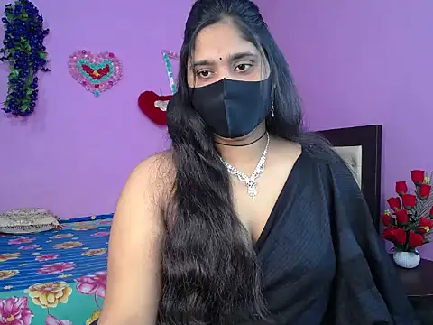 Snapshot of Hot_Maleka chatting on 03/28/26, 04:28 Hot Maleka online show from 03/28/26, 04:28