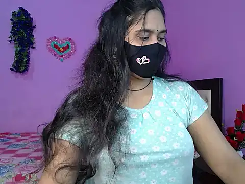 Snapshot of Hot_Maleka chatting on 04/08/26, 01:38 Hot Maleka online show from 04/08/26, 01:38