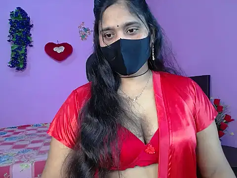 Snapshot of Hot_Maleka chatting on 04/17/26, 04:43 Hot Maleka online show from 04/17/26, 04:43