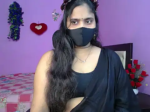 Snapshot of Hot_Maleka chatting on 05/13/26, 04:48 Hot Maleka online show from 05/13/26, 04:48