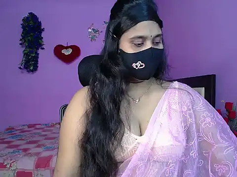 Snapshot of Hot_Maleka chatting on 05/14/26, 04:47 Hot Maleka online show from 05/14/26, 04:47