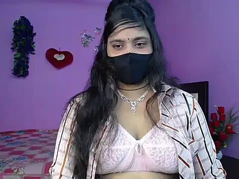 Snapshot of Hot_Maleka chatting on 05/25/26, 05:19 Hot Maleka online show from 05/25/26, 05:19